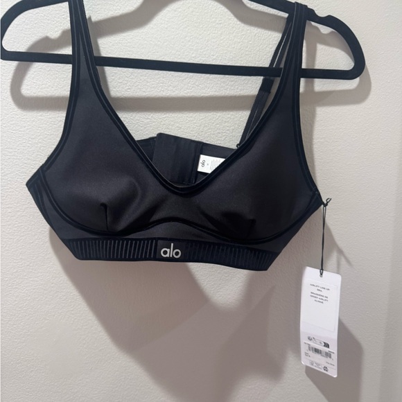 ALO Yoga Black V-Neck Sports Bra - Picture 4 of 4